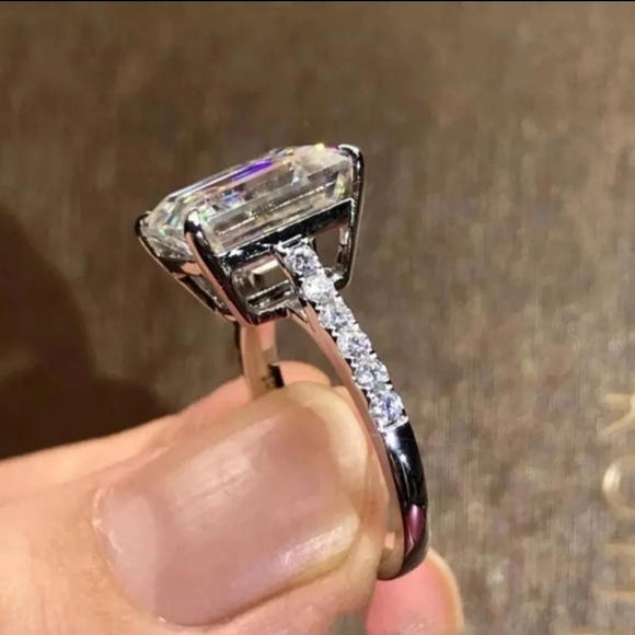 HOST PICK Beautiful Engagement Ring. S6 - Picture 4 of 5